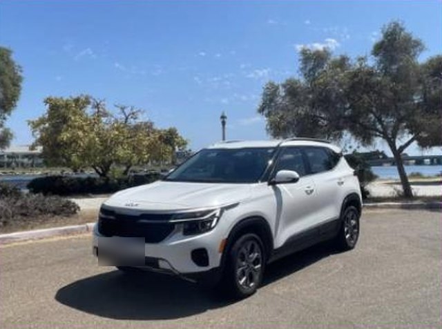 White Kia Seltos