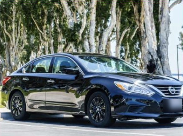 Black Nissan Altima