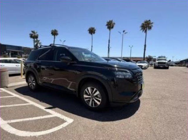Black Nissan Pathfinder